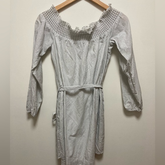 Striped Off the Shoulder Dress Size M Express Brand new! - Picture 3 of 5